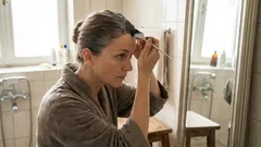 Hemligheten bakom en hållbar färg på grått hår: 5 misstag som förstör resultatet